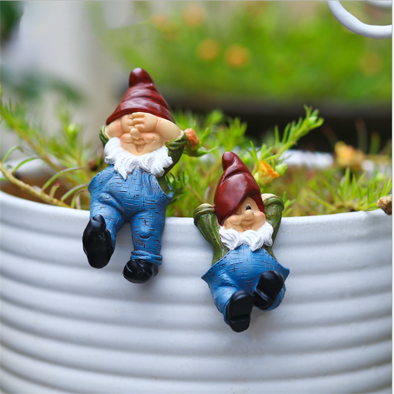 silly garden gnomes